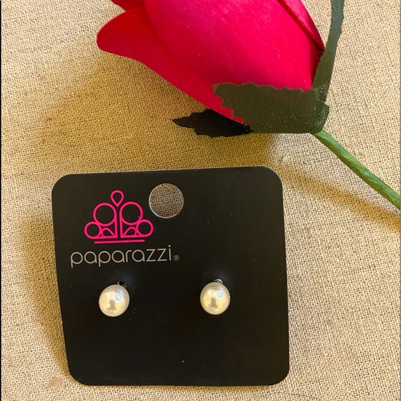 Paparazzi Pearl Earrings